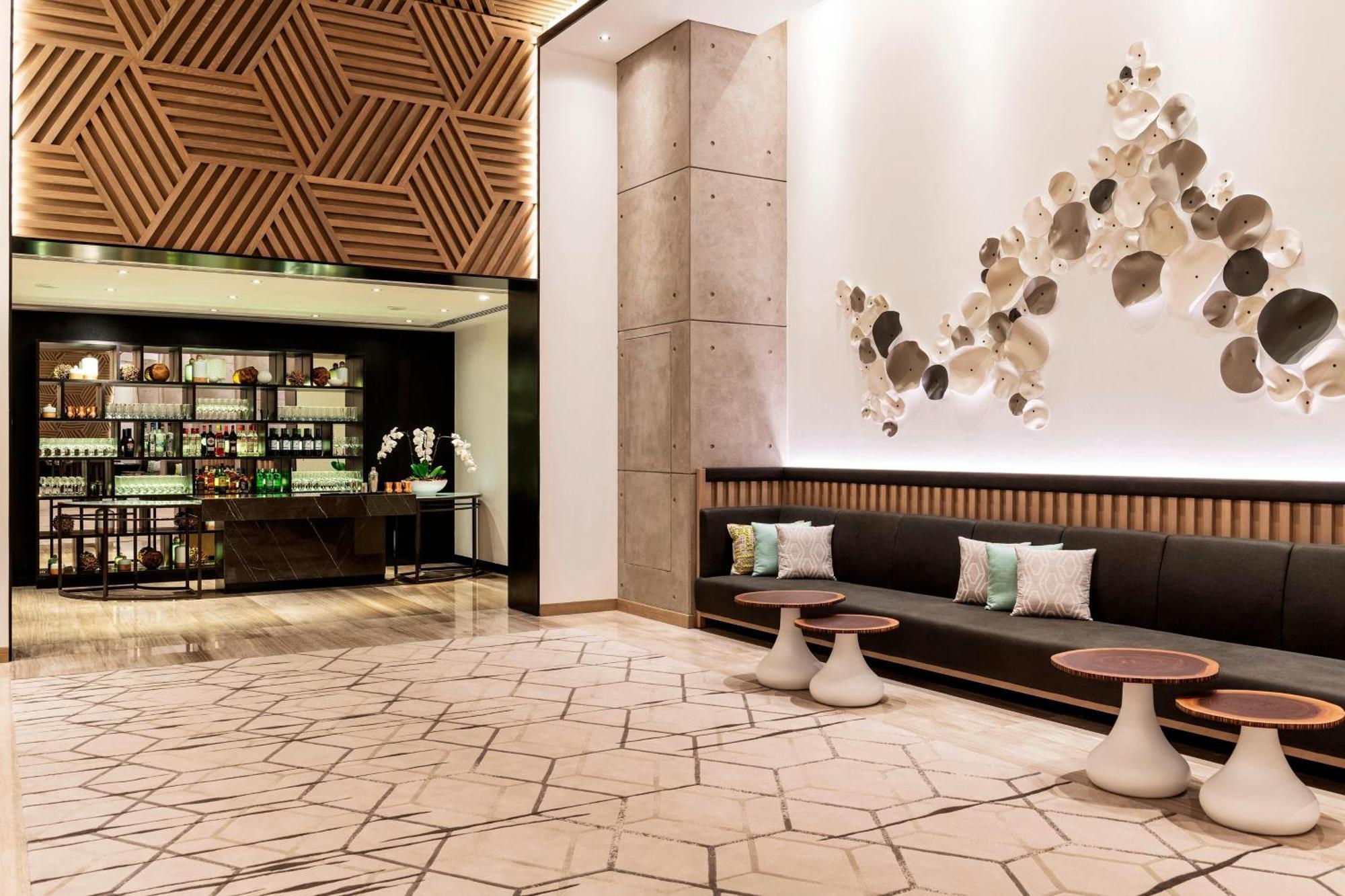 Le Royal Meridien & सहारा
